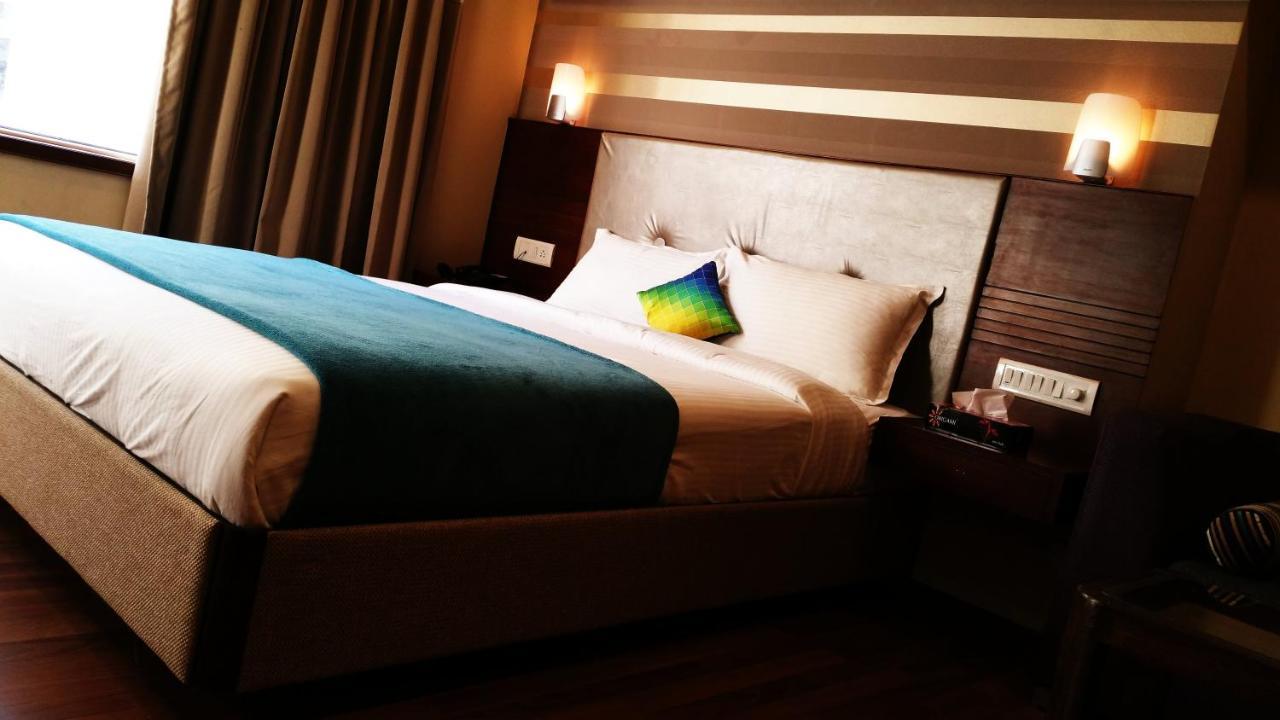 Hotel Nova Rooms Atlanta Shopping Сурат Екстер'єр фото